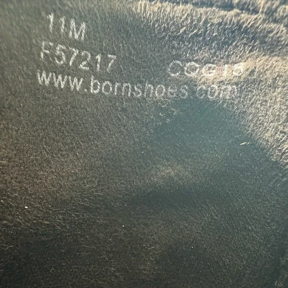 LIKE NEW Born Women’s Suede Bresson Chelsea Boots Size 11 M - Picture 7 of 8